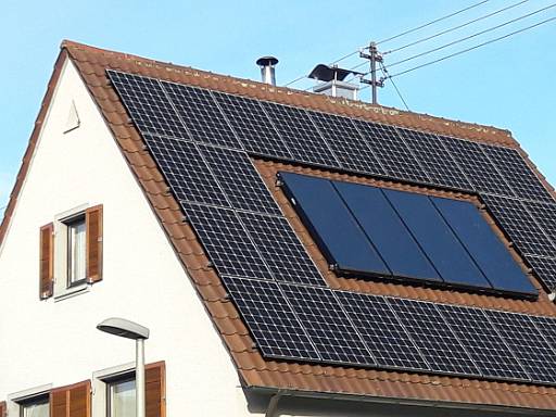 Sowohl BAFA als auch KfW greifen Eigentümern beim Thema Solarthermie finanziell unter die Arme © Energie-Fachberater.de/ Sowohl BAFA als auch KfW greifen Eigentümern beim Thema Solarthermie finanziell unter die Arme © Energie-Fachberater.de/ Sowohl BAFA als auch KfW greifen Eigentümern beim Thema Solarthermie finanziell unter die Arme